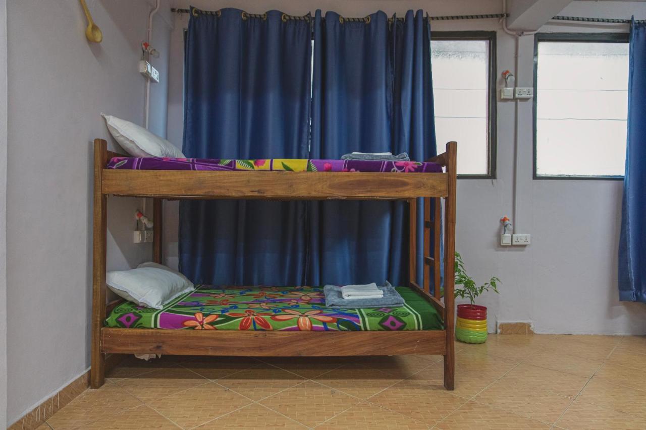 African Vibrations Hostel Osu Acra Exterior foto